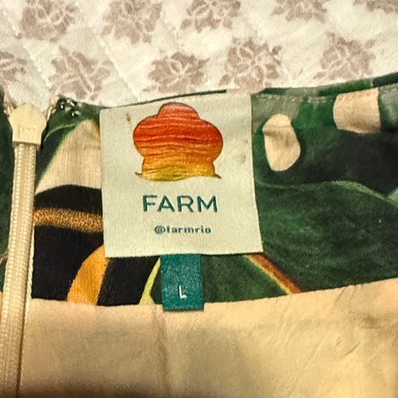 FARM Rio Green Leaf Patterned Shorts - Picture 5 of 6